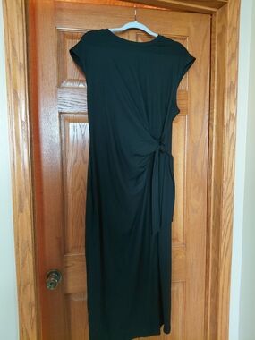 NEW Elegant Black Knot-Detail Women’s Dress